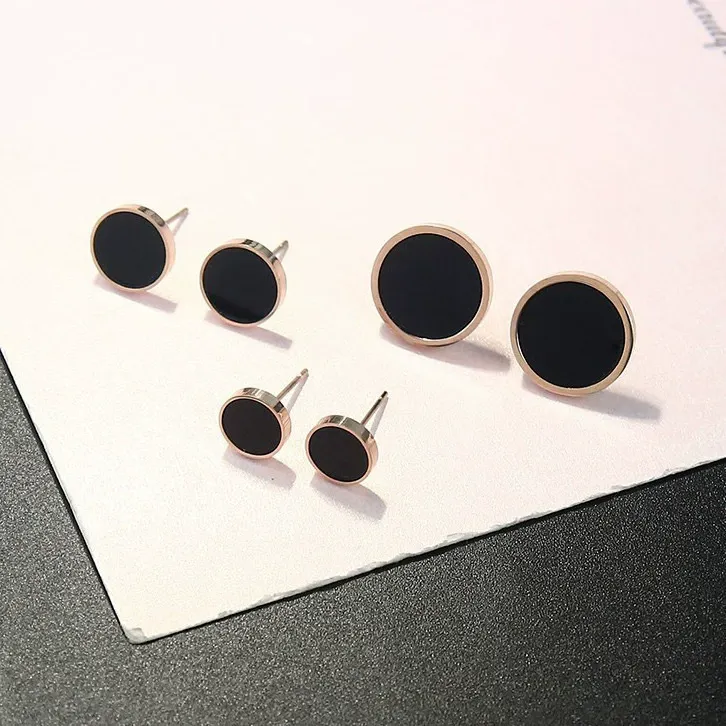 Titanium steel earrings black round Korean style simple jewelry cute girls earrings fashionable autumn and winter earrings wholesale