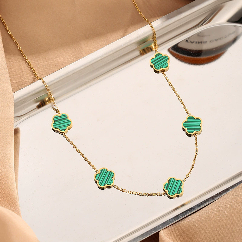 Fashionable and popular Lucky Five-Leaf Crocodile Fritillaria Titanium Steel Necklace for Women with versatile high-end light luxury plum blossom collarbone chain