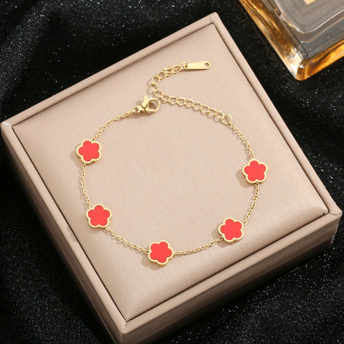 Fashionable and popular Lucky Five-Leaf Crocodile Fritillaria Titanium Steel Necklace for Women with versatile high-end light luxury plum blossom collarbone chain