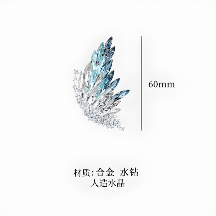 Gradient crystal butterfly brooch high-end women's luxury temperament diamond-inlaid corsage niche high-end pins clothing accessories