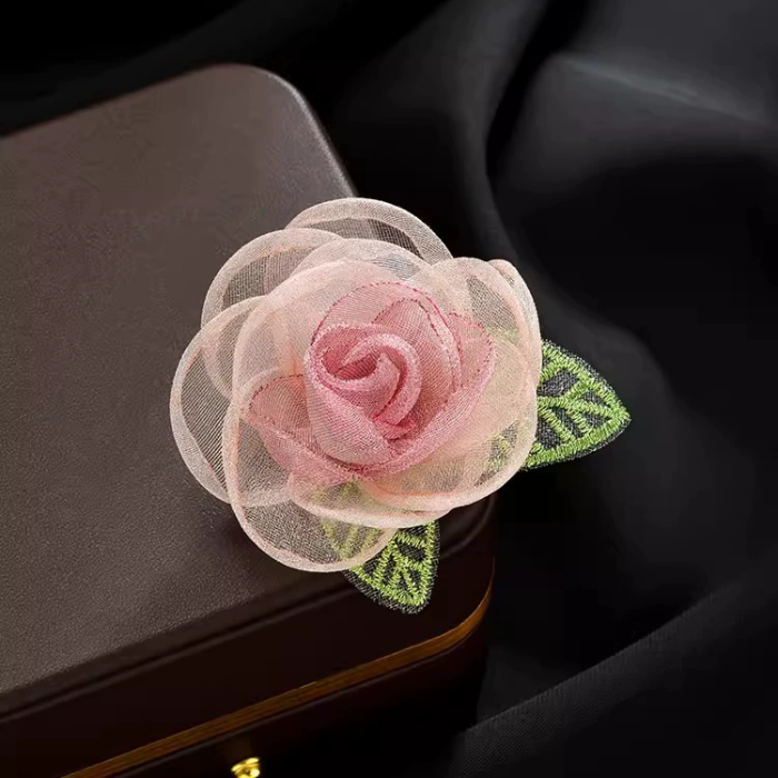 Fashionable fabric camellia brooch temperament design niche three-dimensional simulation flower pin elegant clothing accessories