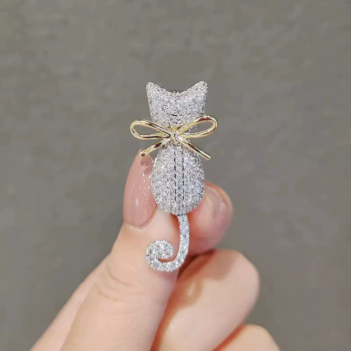 Japanese and Korean cute kitten brooch high-end women's personalized animal corsage anti-exposure pin sweater coat suit accessories