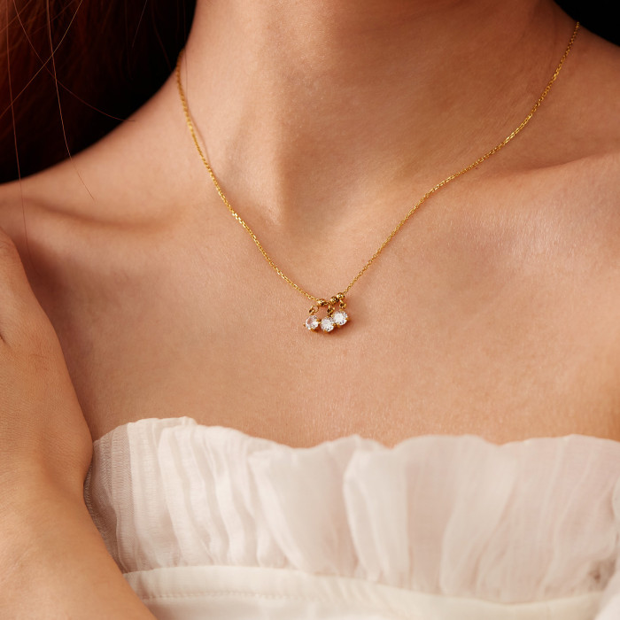 Women's Diamond Pendant Necklace Female Personality Fashion Design Collarbone Chain for Women Preppy Necklaces