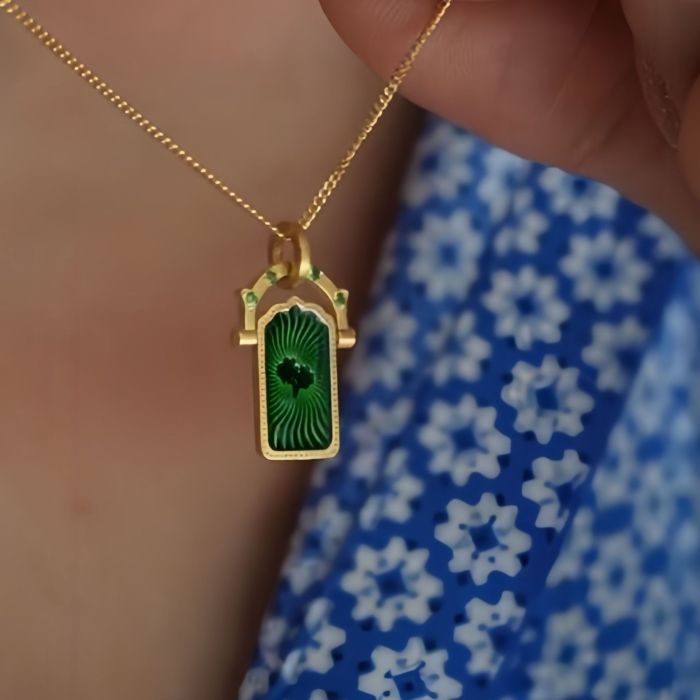 Trendy Shakeable Tarot Card Necklace Stainless Steel Colorful Lucky Guardian Heart Pendant Necklace Women Jewelry