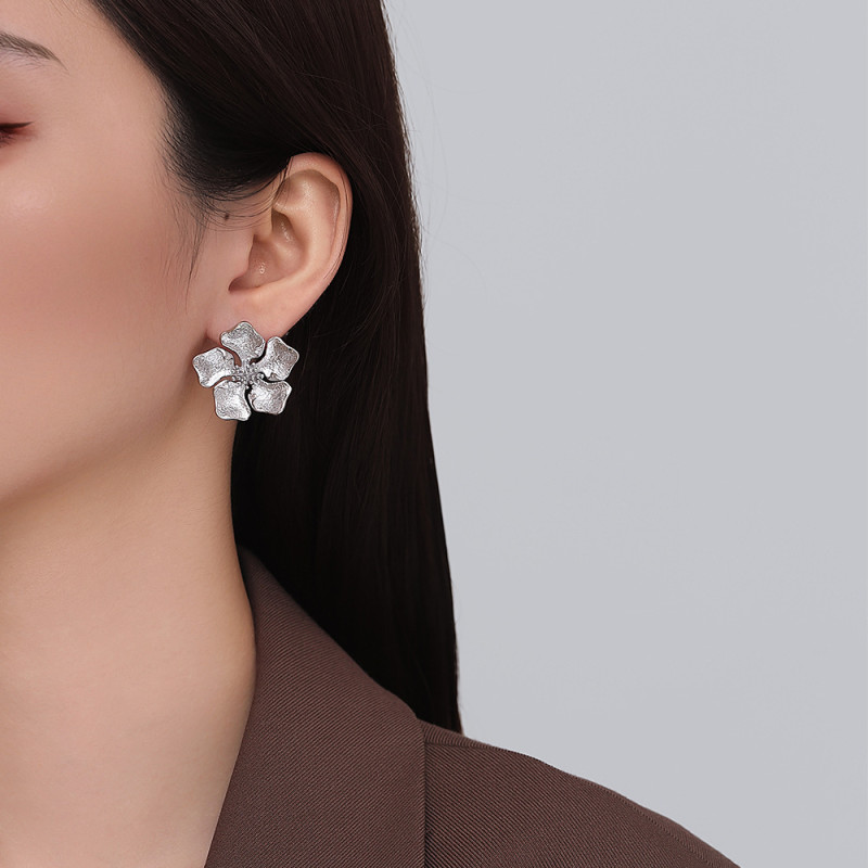 Trendy Earrings Retro Hyperbole Flower Shaped Ear Stud Simple Style For Women