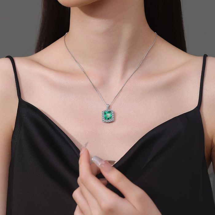 Vintage Green Moissanite Pendant Charm Wedding Pendants Necklace For Women Party Choker Jewelry Gift