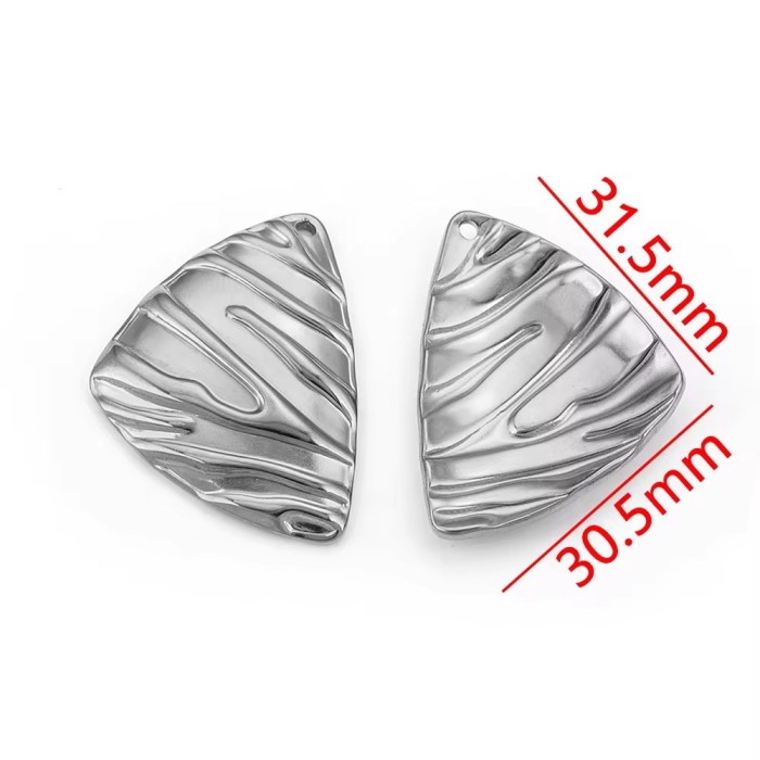 Stainless Steel Gold Plated Charm Connector Triangle Round Embossed Metal Pendant for DIY Necklace Jewelry Making Wholesale