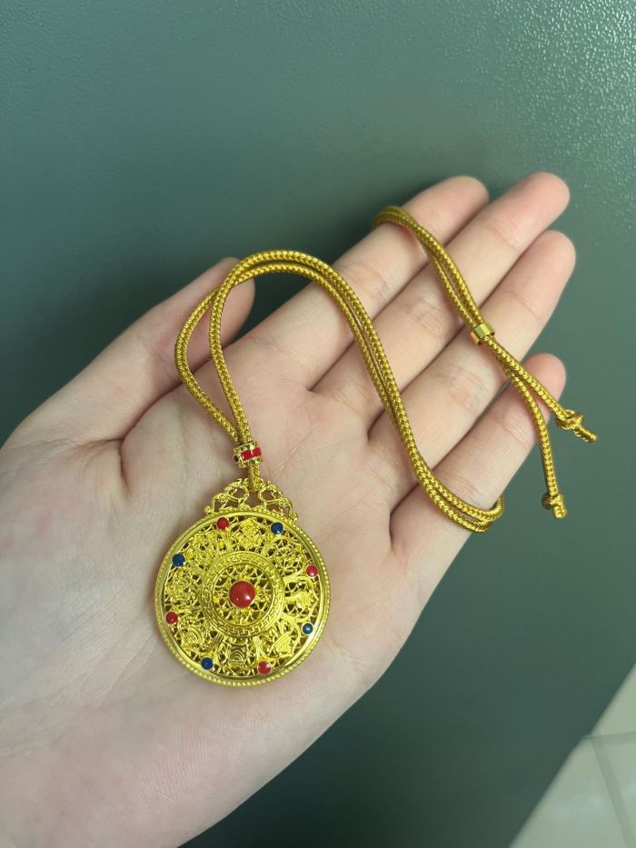 Hot sale Sand Gold Hollowed Out Enamel Colored Diamond Eight Treasure Compass Pendant Lucky and Auspicious Necklace