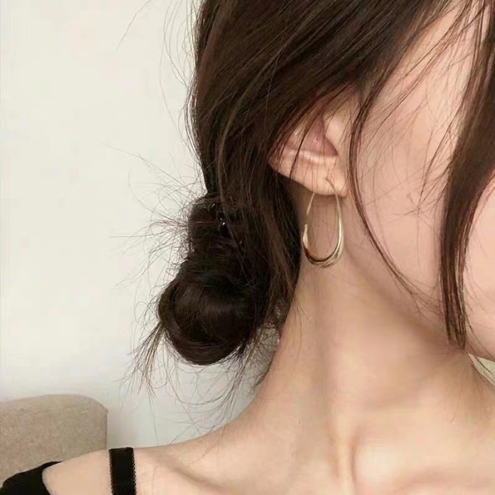 Hot Sale Geometric Oval Hoop Earrings For Women Simple Desgin Earrings Party Wedding Jewelry