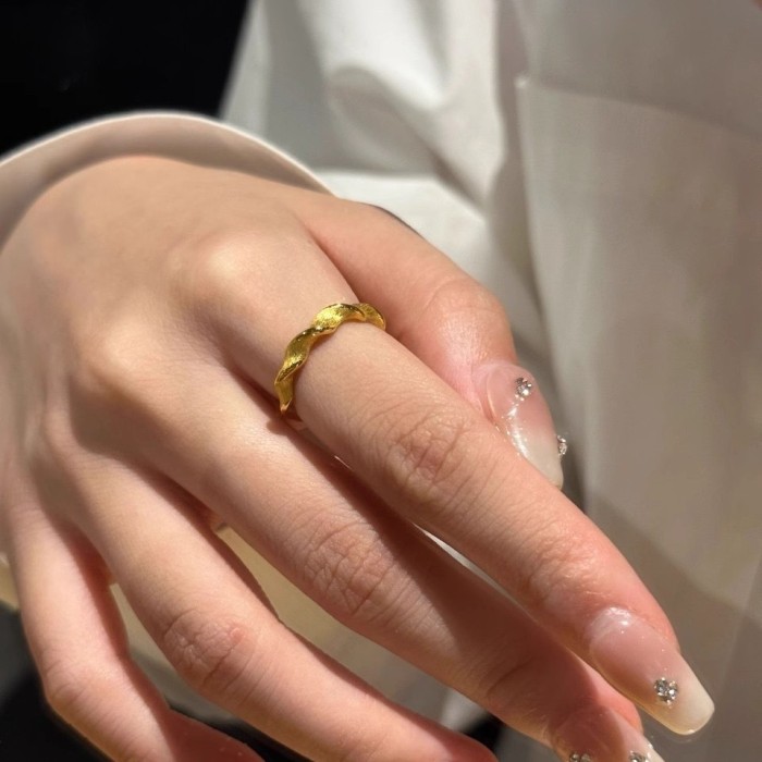 Minimalist Luxury Mobius Ring for Women Gold Color Twisted Copper Adjustable Open Finger Rings Engagement Love Gifts Jewelry