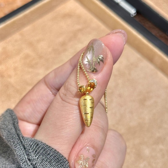 Classic Cute Shiny Brushed Carrot Necklace High Quality Light Luxury Exquisite Collar Chain Suitable for Daily Wearing Jewelry