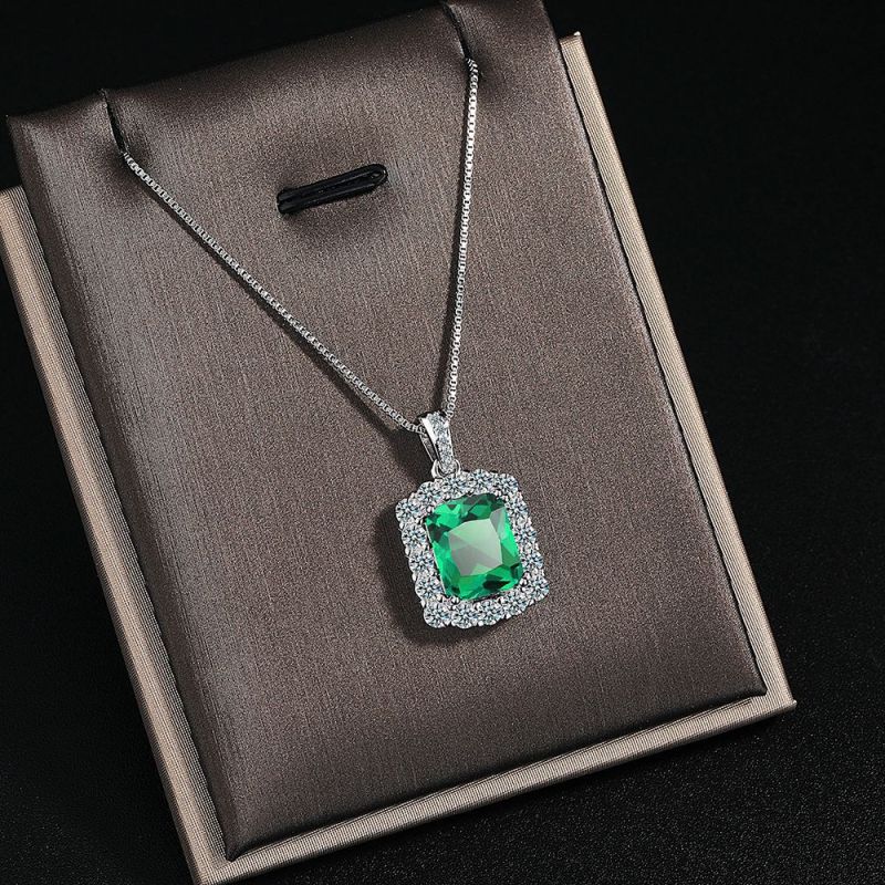 Vintage Green Moissanite Pendant Charm Wedding Pendants Necklace For Women Party Choker Jewelry Gift