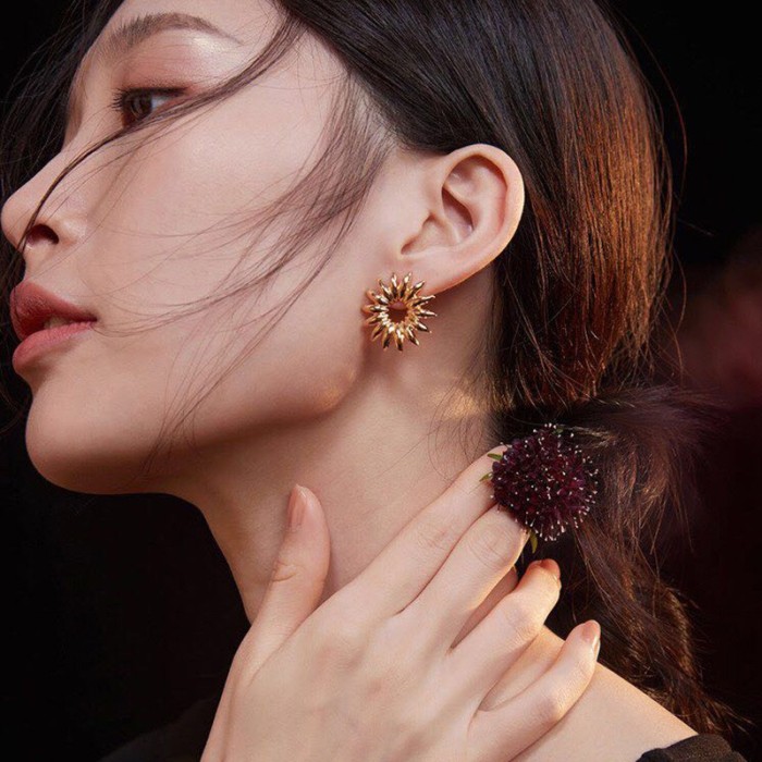 Sunflower Daisy Flower Plant Stud Earrings for Women Light Luxury Fine Jewelry Minimalist Accessories