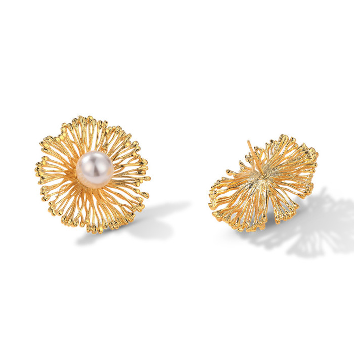 New Elegent Pearl Hollow Flower Earrings for Women Wed Simple Geometric Pierced Luxury Earrings Steampunk French Jewelry