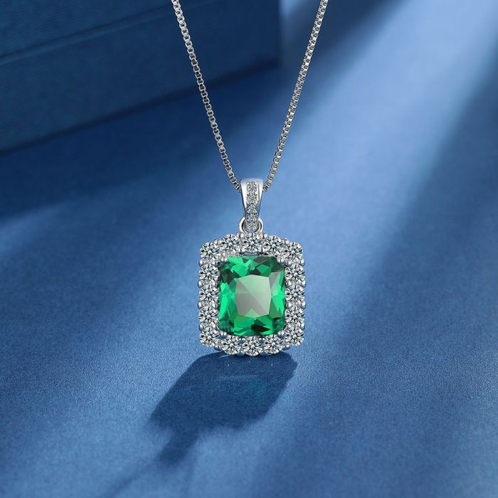 Vintage Green Moissanite Pendant Charm Wedding Pendants Necklace For Women Party Choker Jewelry Gift