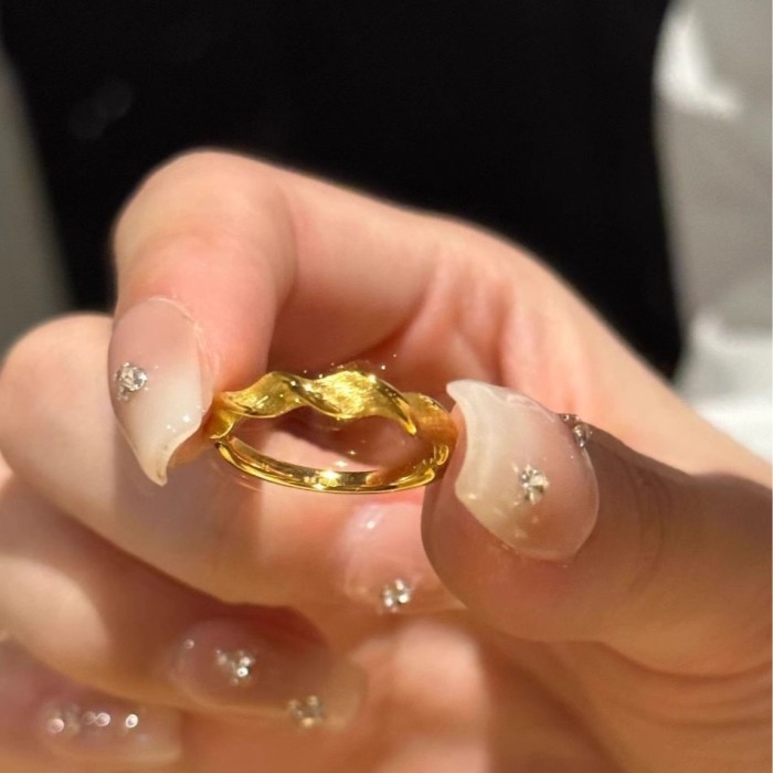 Minimalist Luxury Mobius Ring for Women Gold Color Twisted Copper Adjustable Open Finger Rings Engagement Love Gifts Jewelry