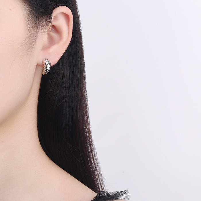 Vintage Gold Plated Twisted Stud Earrings for Women Creative Twist Ear Buckle Small Jewelry Gifts