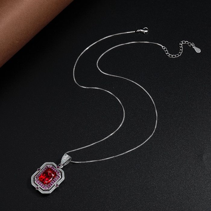 Luxury Necklaces Red Corundum Gemstone Women's Necklace Luxury Design Sense Jewelry Halloween Gift
