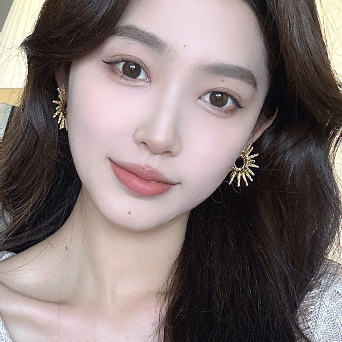 Vintage Fireworks Shaped Metal Stud Earrings for Women Girls Unique Exaggerated Party Jewelry Travel Accessories