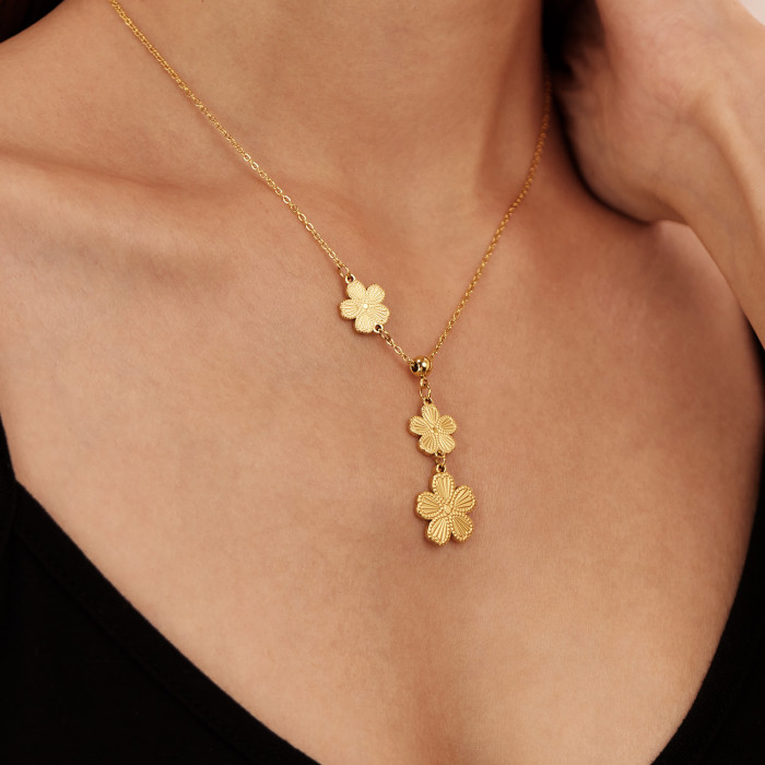 Korean New Titanium Steel Flower Necklace for Women Light Luxury Niche Design Ins Cold Style Stainless Steel Jewelry