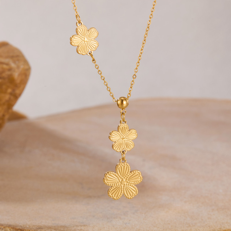 Korean New Titanium Steel Flower Necklace for Women Light Luxury Niche Design Ins Cold Style Stainless Steel Jewelry