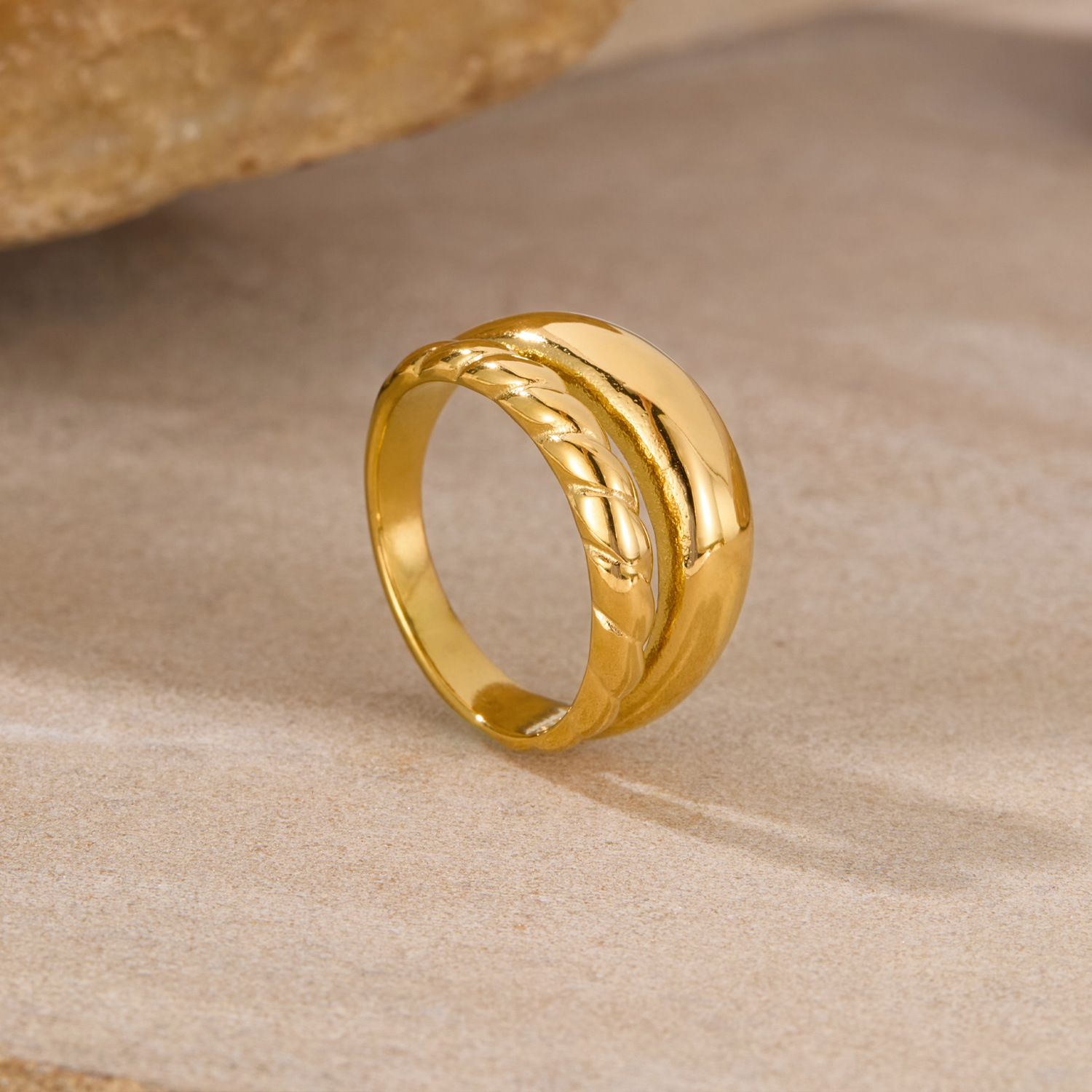 INS New Ring for Women Fashion Simple Twist Temperament Personality Versatile High-end Luxury Jewelry