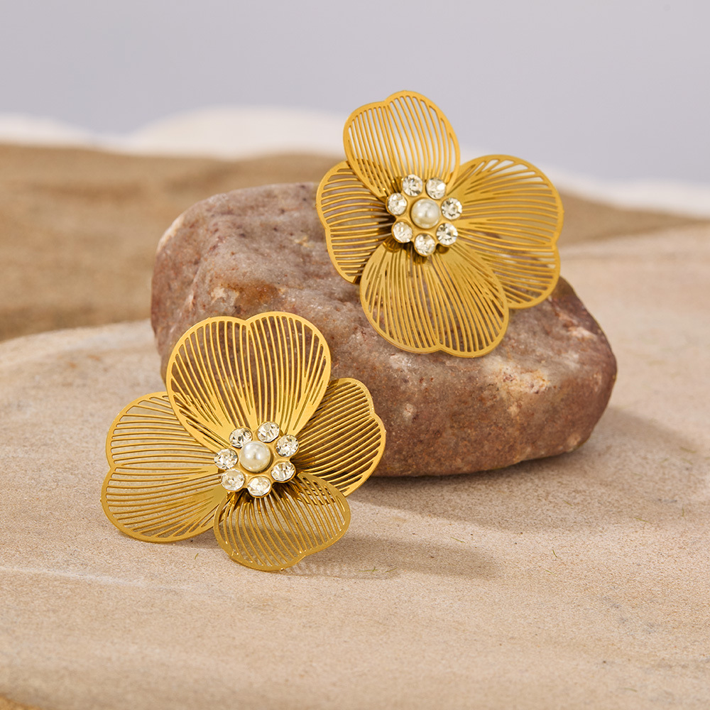 Flower Gold Color Vintage Inlaid Zircon Imitation Pearl Metal Earrings Women's Luxury Fashion Party Jewelry Gift3