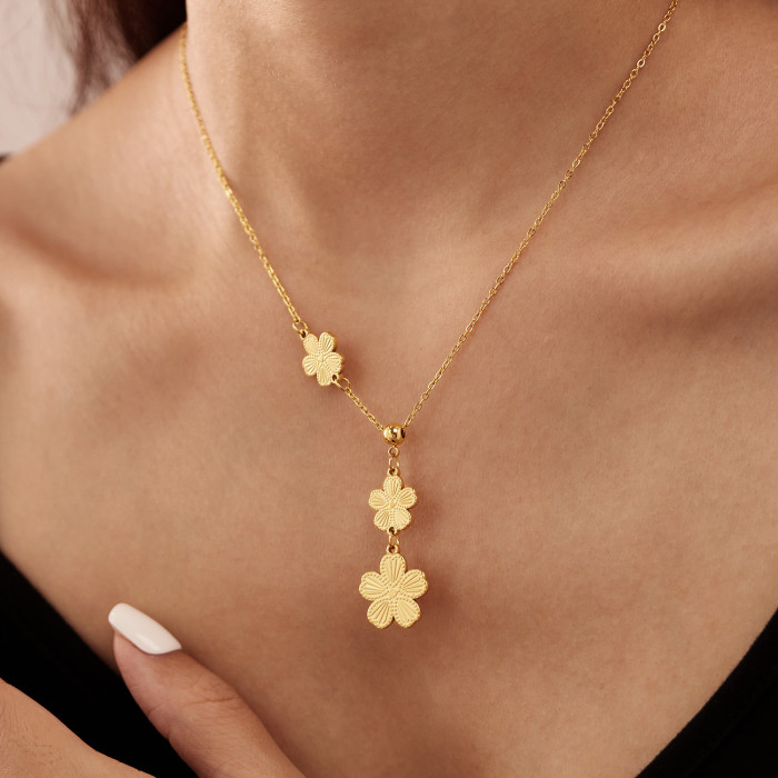 Korean New Titanium Steel Flower Necklace for Women Light Luxury Niche Design Ins Cold Style Stainless Steel Jewelry