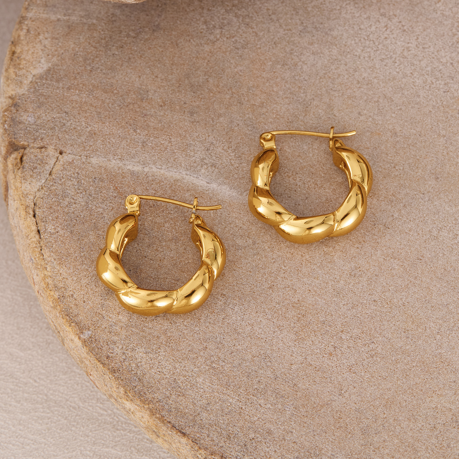 Vintage Stainless Steel Chunky Twist U Shape Earrings for Women Anti Allergic Smooth Metal Circle Huggie Ear Hoop Jewelry