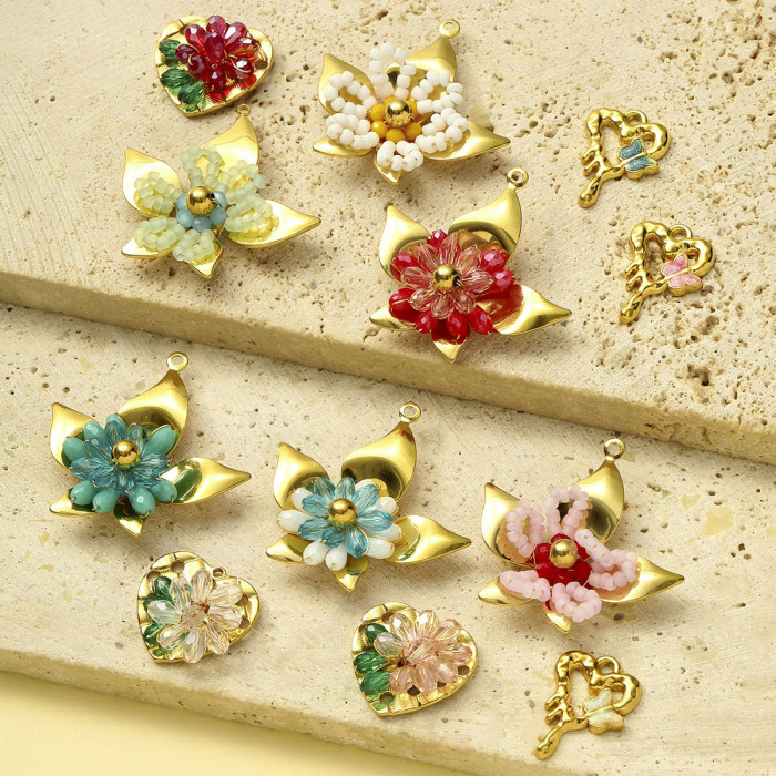 Wholesale Stainless Steel Handmade Beaded Flower DIY Charms Women Heart Butterfly Necklace Pendants Love Jewelry