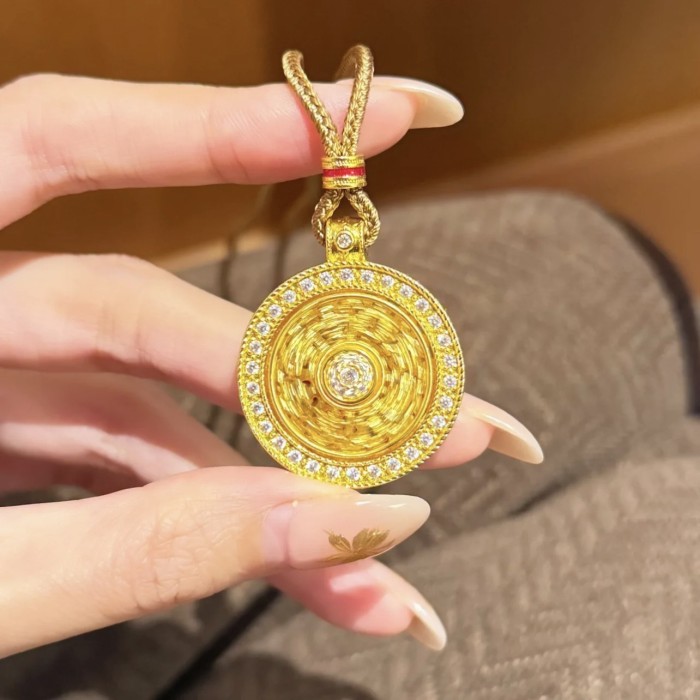 retro and fashionable new Chinese trend hollowed-out necklace for women, bringing wealth and good luck