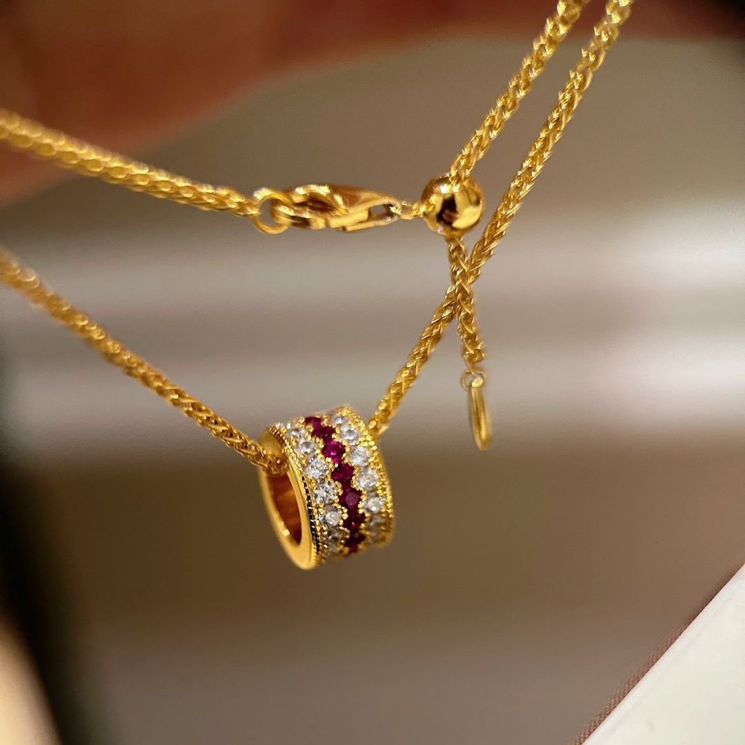 High - end three - row diamond and ruby necklace for women