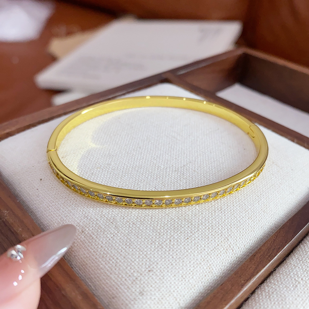 Zircon bracelet, girls' high-end sense, niche gypsy star with diamonds, exquisite and generous ins wind full diamond bracelet.3