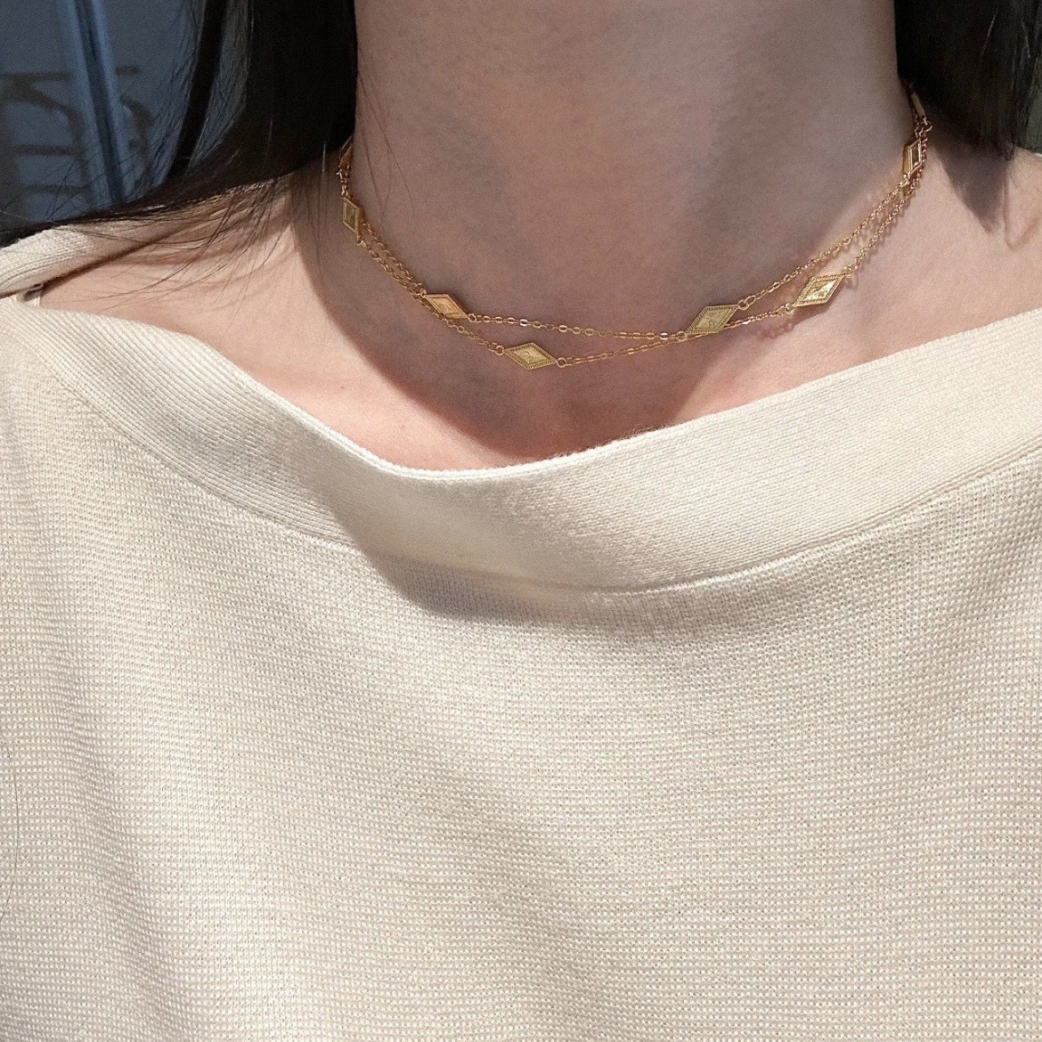 Golden double - sided diamond - shaped necklace, a new Chinese - style, simple, niche and long - style sweater chain