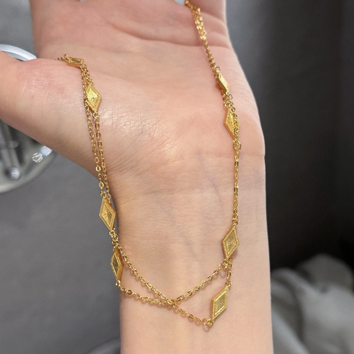 Golden double - sided diamond - shaped necklace, a new Chinese - style, simple, niche and long - style sweater chain3