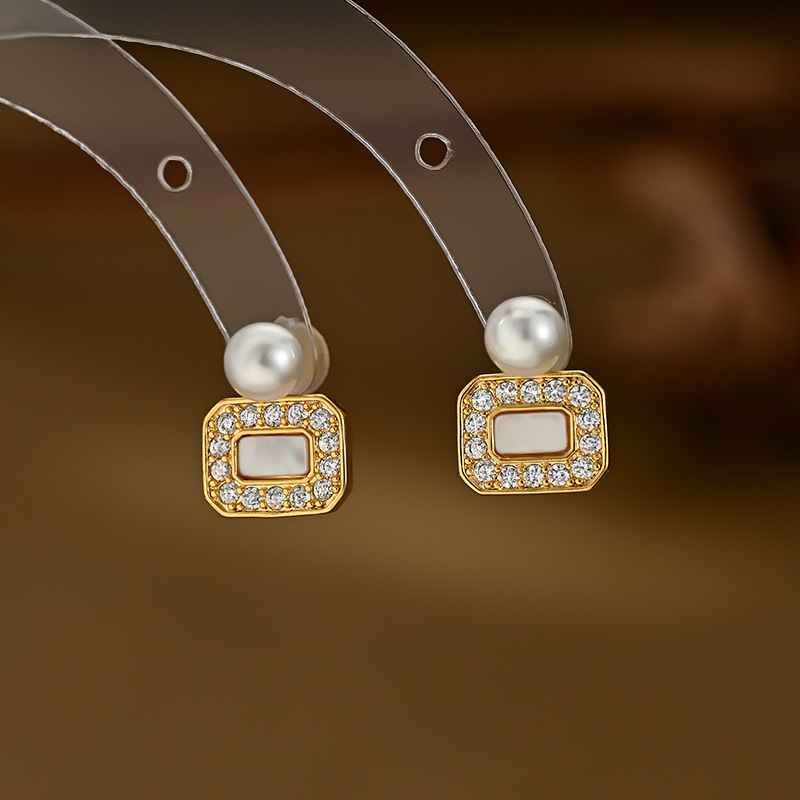 S925 Silver Needle Retro French-style Pearl Stud Earrings for Women, High-end Natural Shell Cubic Sugar Ear Accessories2