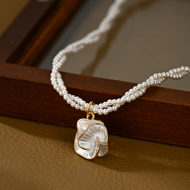 2025 New Retro French-style Pearl Collarbone Chain for Women, High-end Enamel Oil-dropping Camellia Necklace, Jewelry2