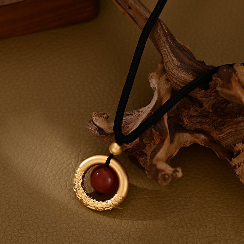 Small - scale designed gold - plated necklace, daily high - end sweater chain, stylish and luxurious clavicle chain, factory direct sales