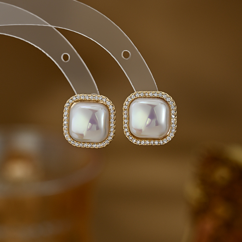 Versatile, high - end and daily - style square pearl and cubic zirconia stud earrings, elegant - style ear accessories