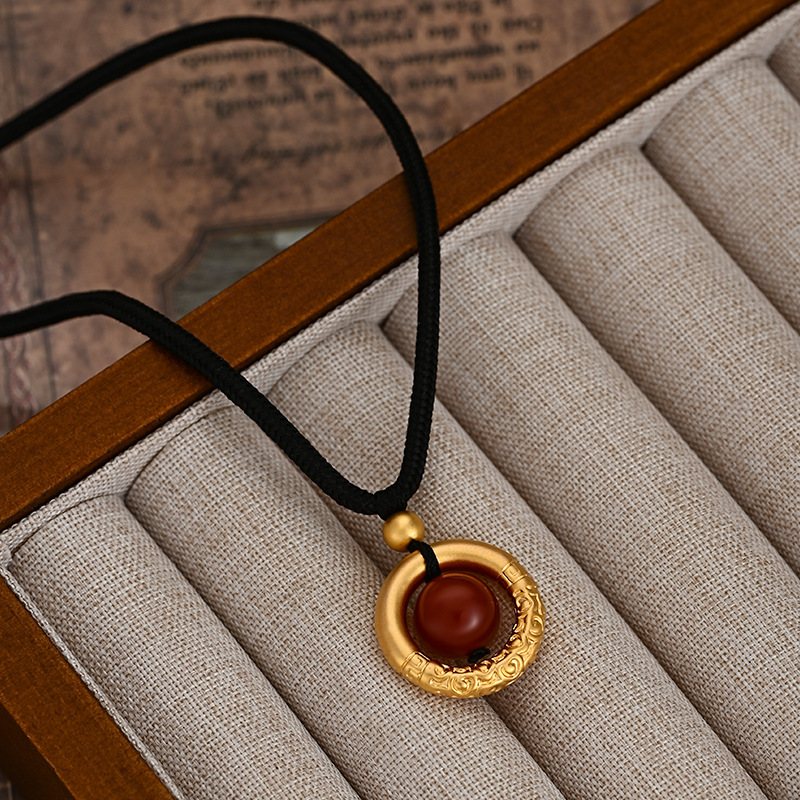 Small - scale designed gold - plated necklace, daily high - end sweater chain, stylish and luxurious clavicle chain, factory direct sales3