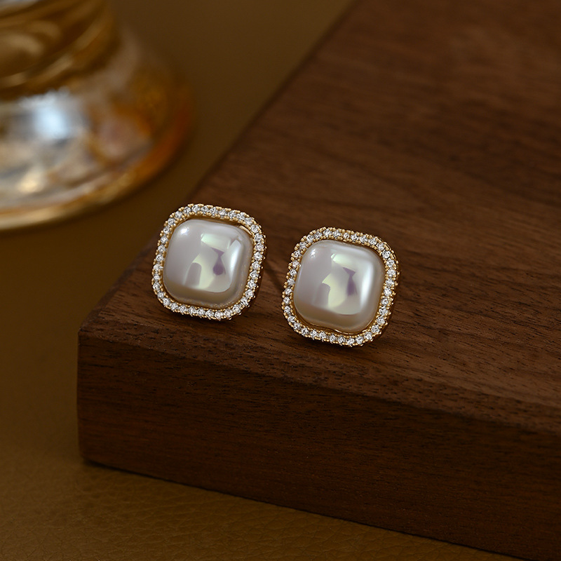 Versatile, high - end and daily - style square pearl and cubic zirconia stud earrings, elegant - style ear accessories2