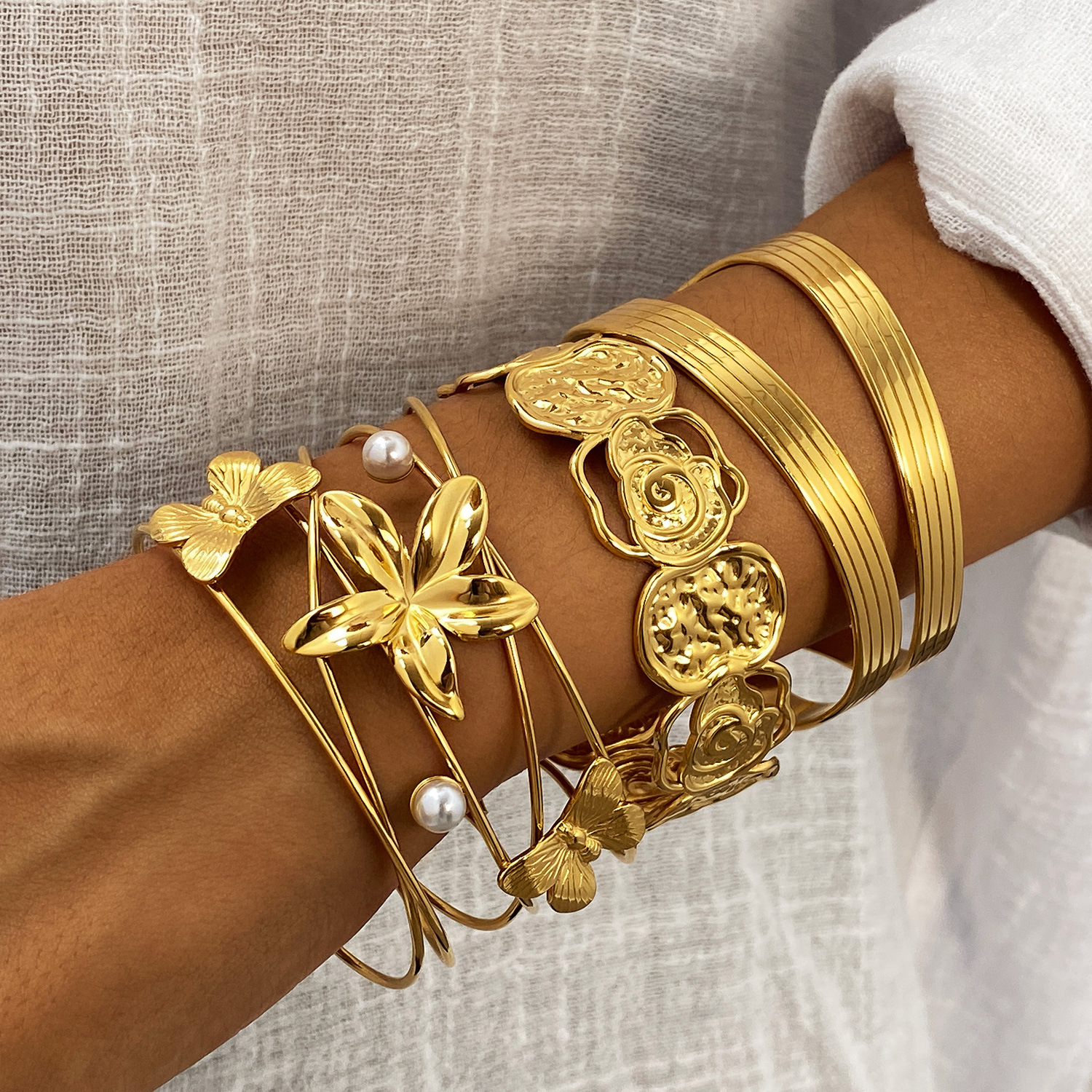 Light Luxury Bracelet for Women, Personalized Stainless Steel Versatile Creative Multi-element High-end Titanium Steel Open Bracelet