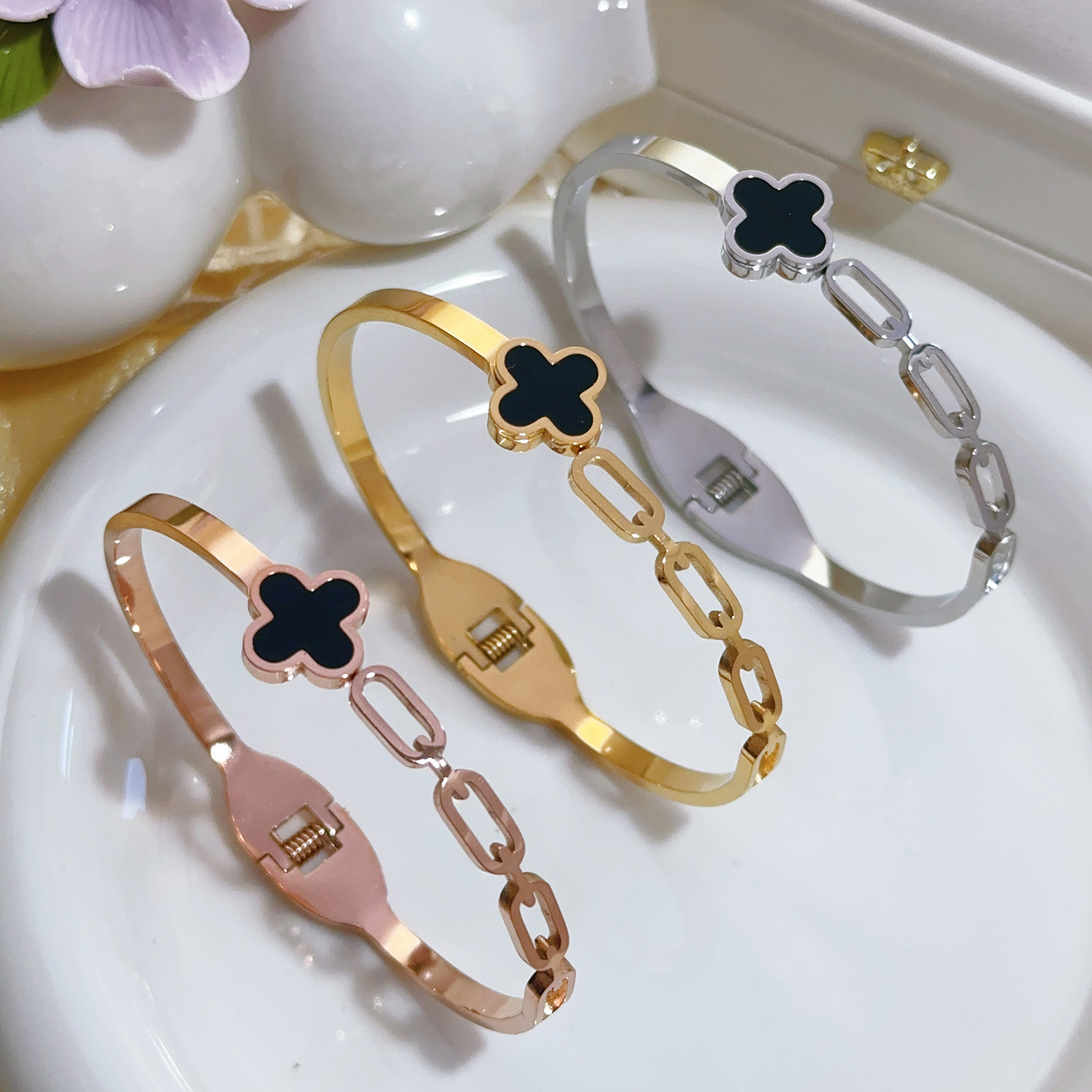 Clover Bracelet Fashion Hot Titanium Steel Versatile Non-Fading Open Bracelet Stainless Steel Light Luxury Women's Cross-Border Jewelry