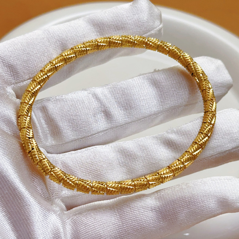 Factory Wholesale Cross-Border Stainless Steel Electroplated 18k Gold Textured Cylinder Bracelet for Women, Niche Non-Fading Ins High-End Feel