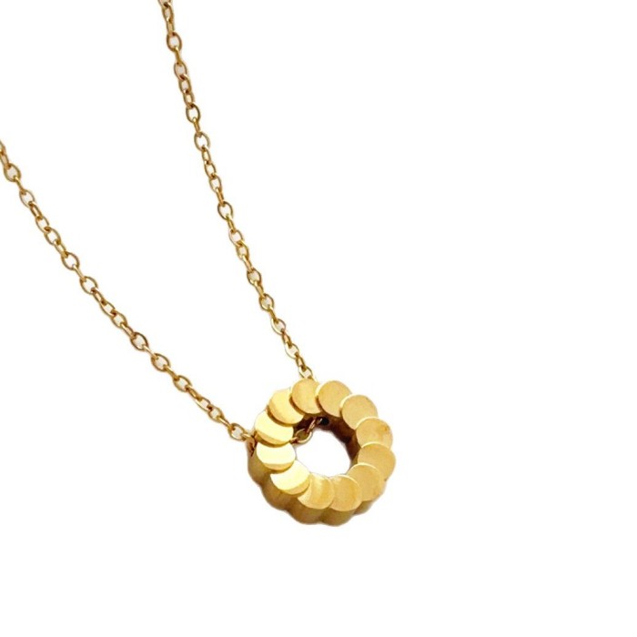 Rhombus Fish Scale Circle Pendant Necklace for Women, New Style, Trendy Gold Fashion Dragon Scale Titanium Steel Clav...