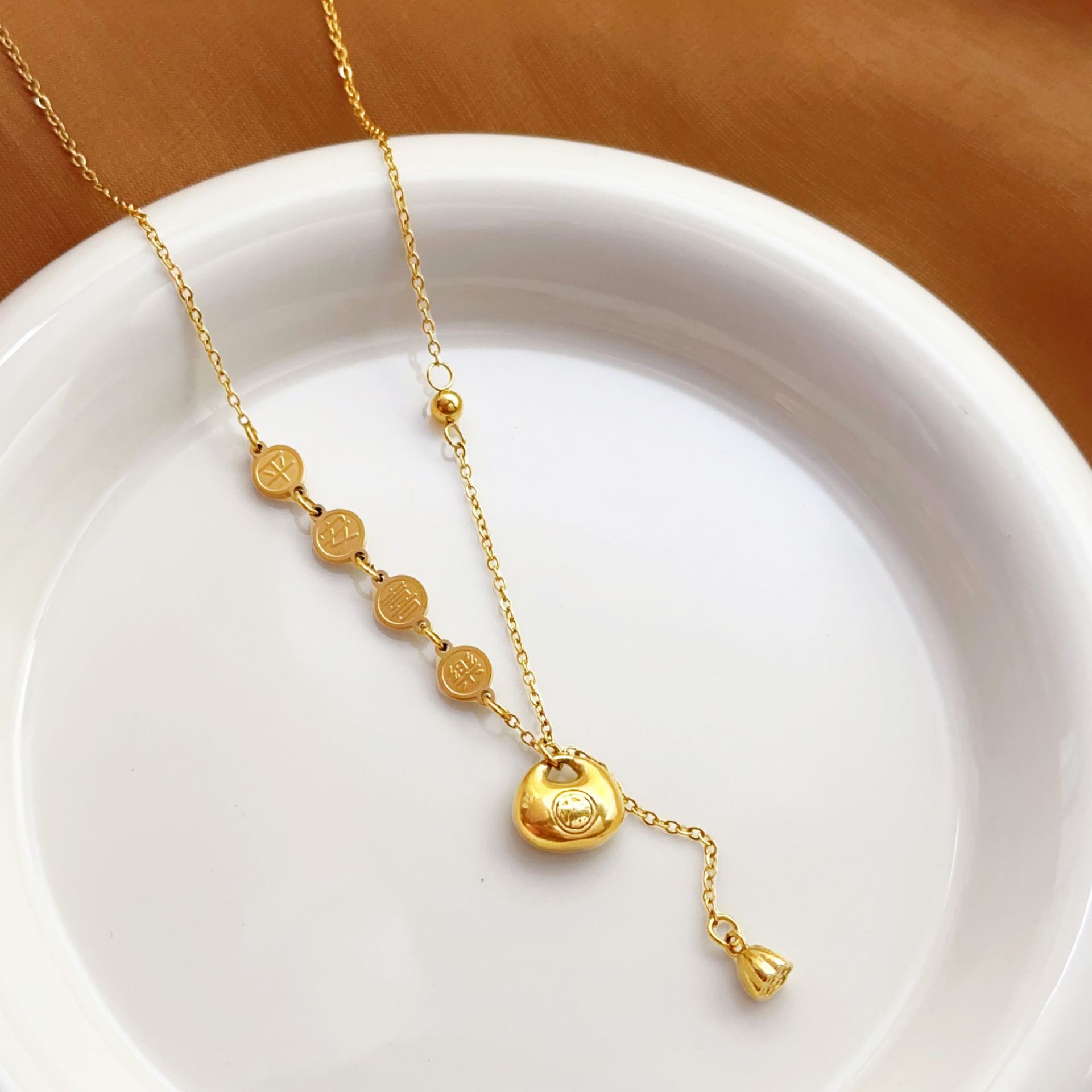 Traditional Peace and Joy Small Fortune Pendant Necklace Full of Fortune Small Gold Pendant Design Collarbone Chain Gift for Girlfriend