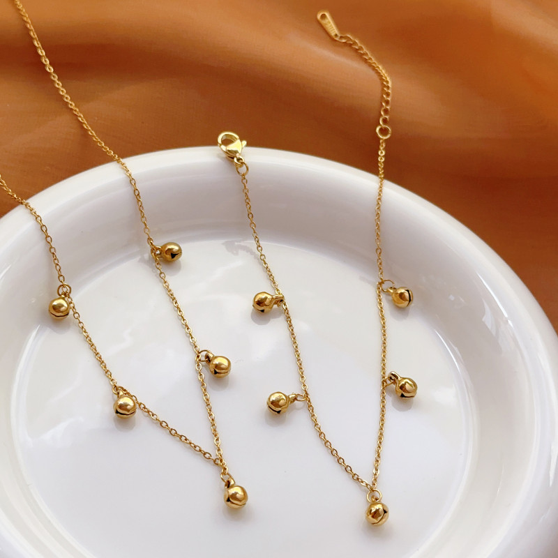 Same Style Bell Necklace for Women, Elegant and Fashionable, Non-Fading Collarbone Chain, High-End Niche Versatile Choker, Gold Beads, Light Luxury
