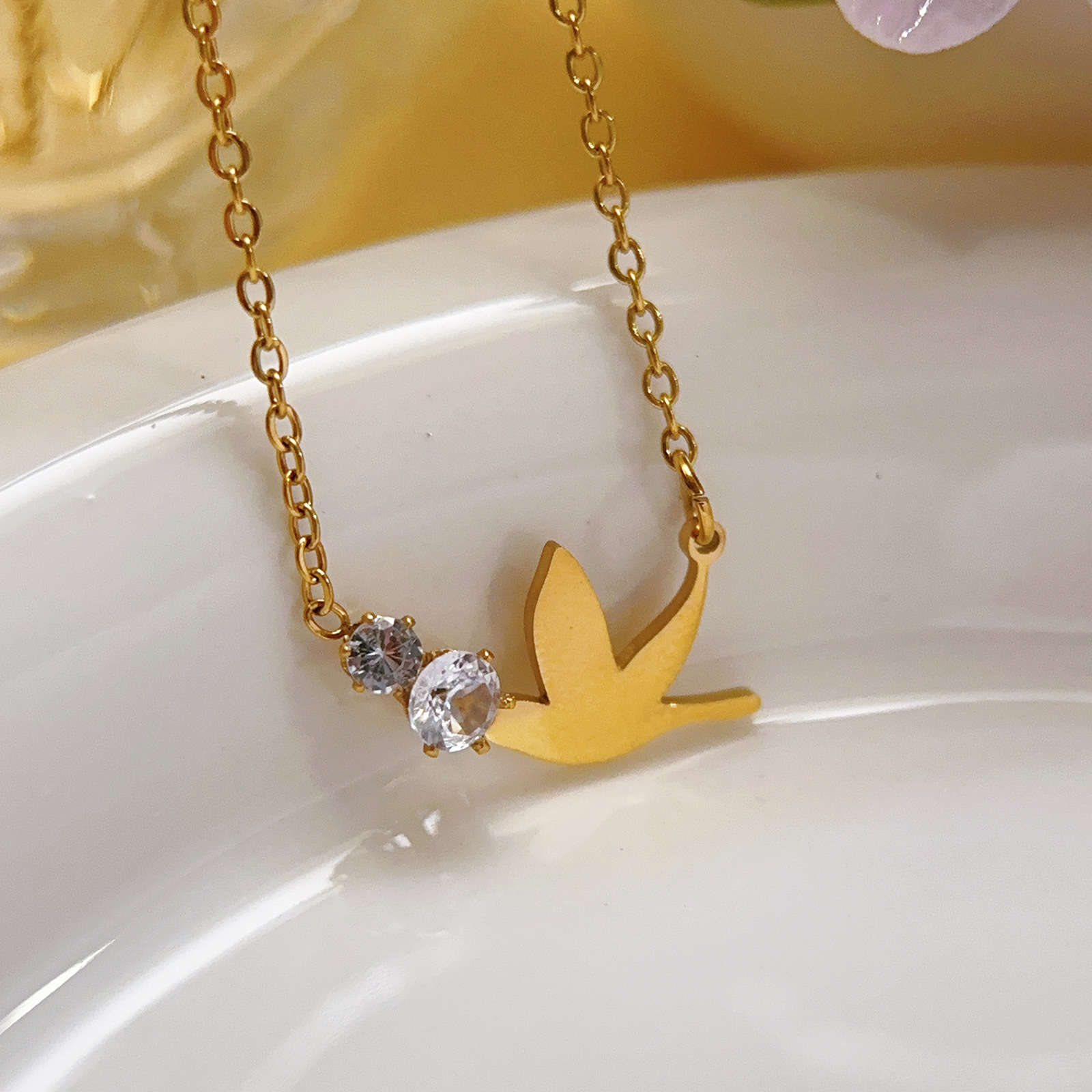 Trendy Peace Dove Necklace for Women New Niche Fashion Design High-end Elegant Versatile Light Luxury Non-fading Jewelry
