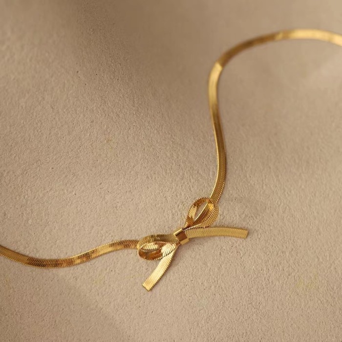 Design Sense Titanium Steel Non-Fading Choker Short Bow Snake Bone Necklace Exquisite Fashion Collarbone Chain