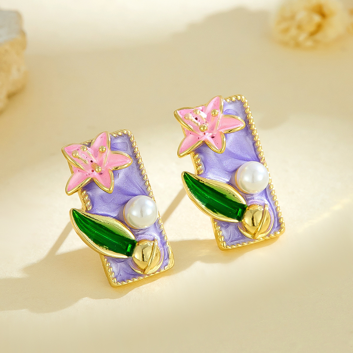 Cross-Border New French Retro Pearl Inlaid Oil Drop Flower Earrings Light Luxury High-End Enamel Painted Flower Earrings